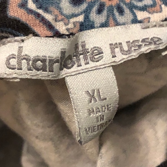 Patterned Charlotte Russe Skirt - Picture 3 of 3